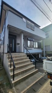 [龍ヶ崎市 S様邸] 家全体の補修工事完了 – 屋根・外壁・雨戸の塗装で耐久性アップ！